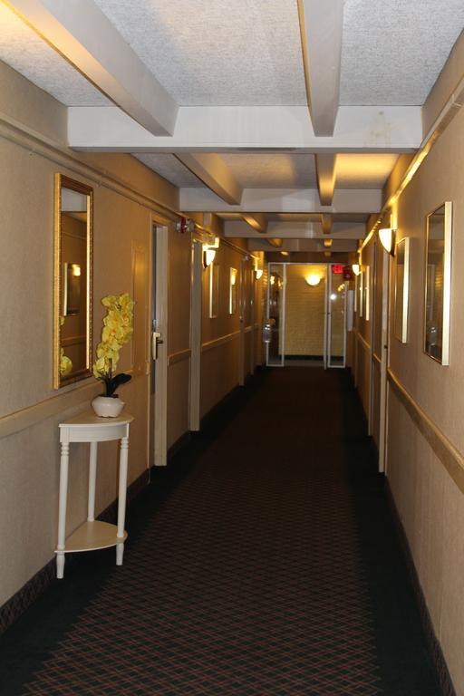 Rodeway Inn & Suites Рокфорд Екстер'єр фото