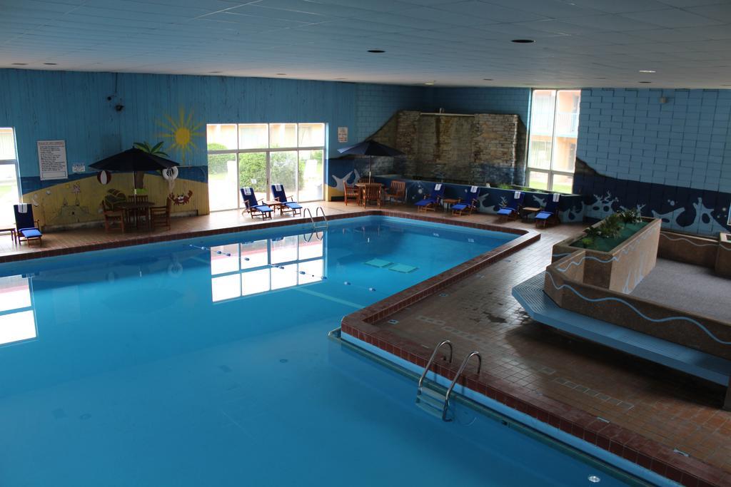 Rodeway Inn & Suites Рокфорд Екстер'єр фото
