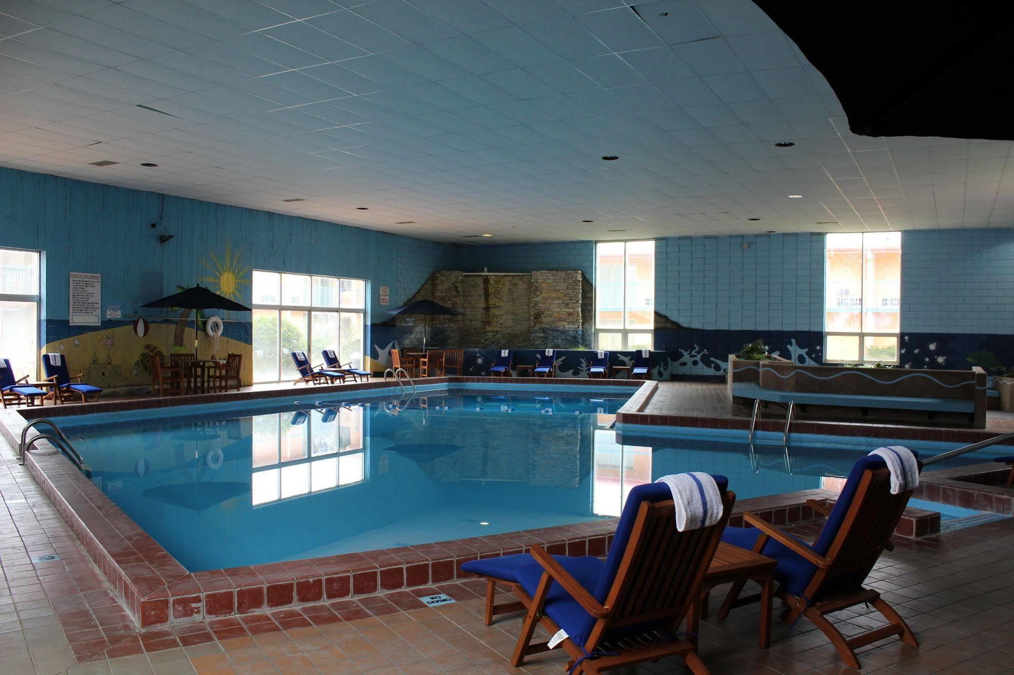 Rodeway Inn & Suites Рокфорд Екстер'єр фото